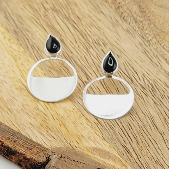 BLACK ONYX ROUND POST EARRINGS HANDMADE IN STERLING SILVER METAL - Picture 3 of 5